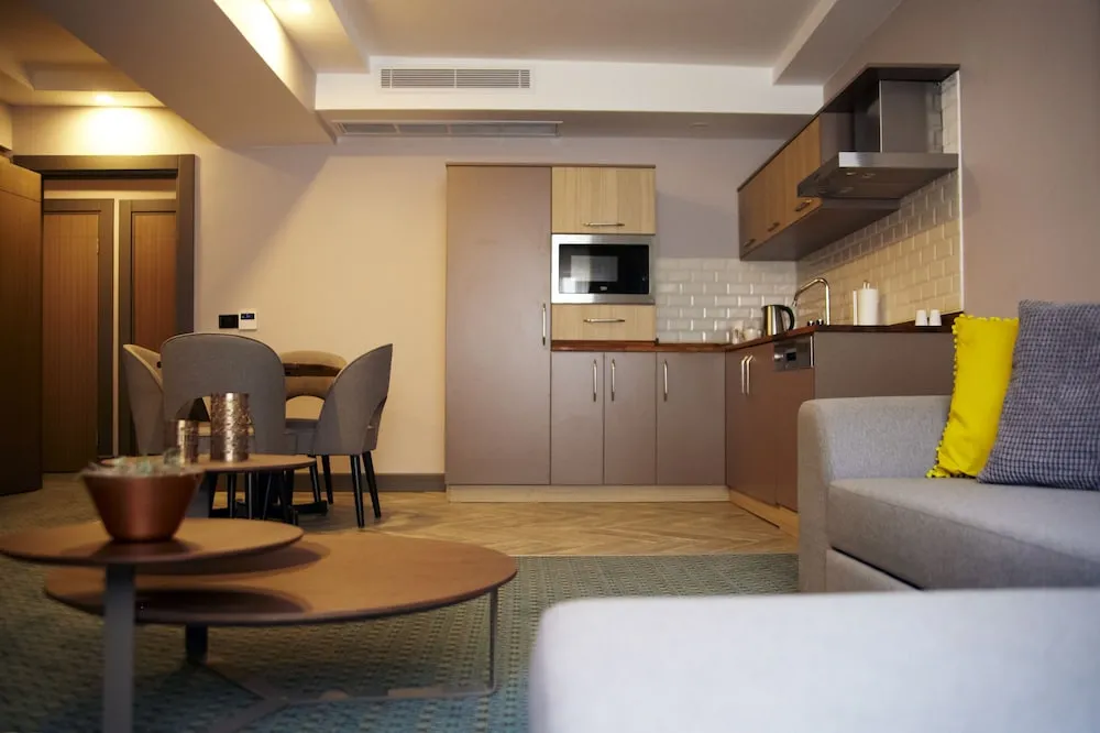 Queen Suite