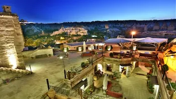 Harman Cave Hotel