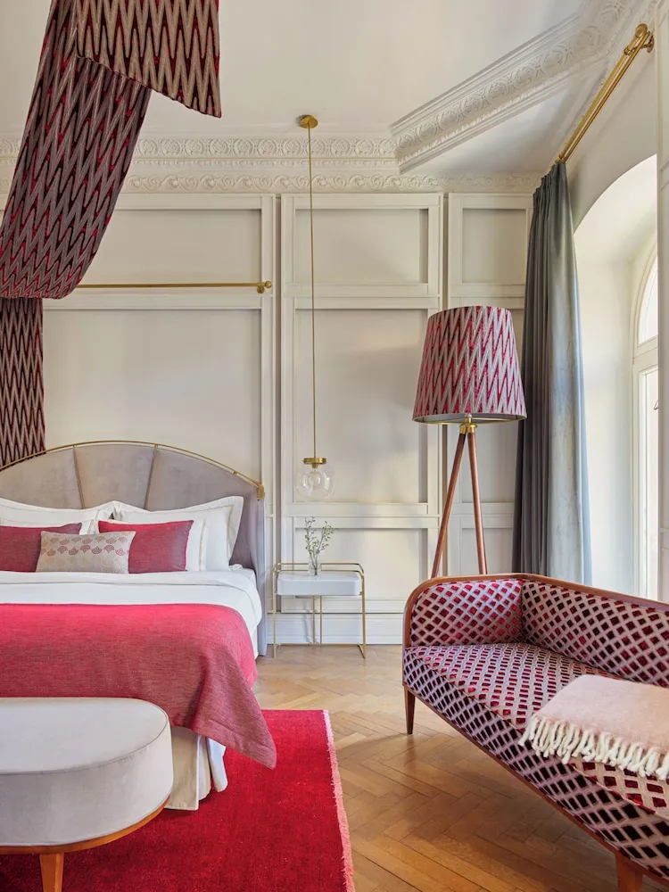 Junior Suite with Istiklal Avenue View