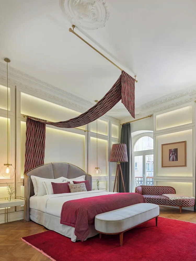 Junior Suite with Istiklal Avenue View