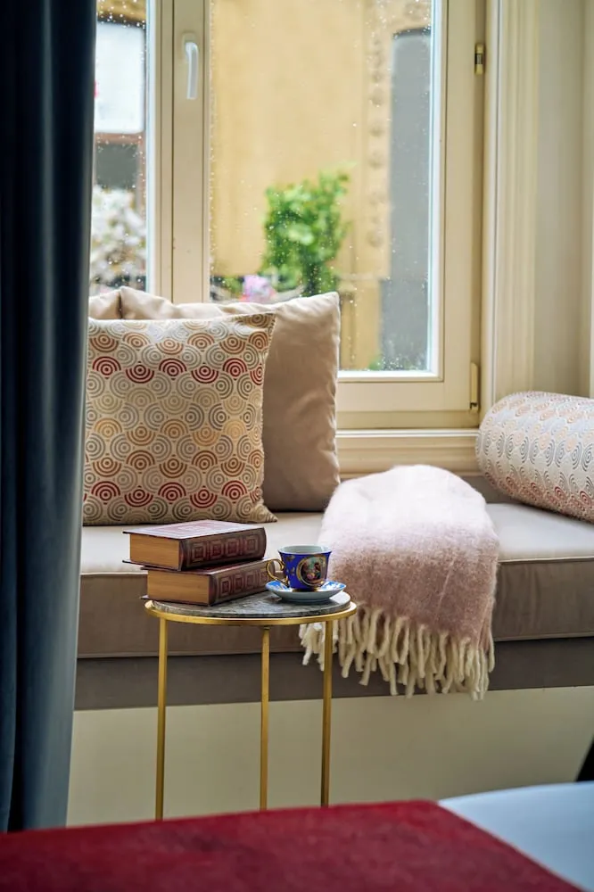 Junior Suite with Istiklal Avenue View