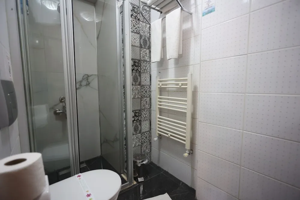 Economy Triple Room Basement Floor
