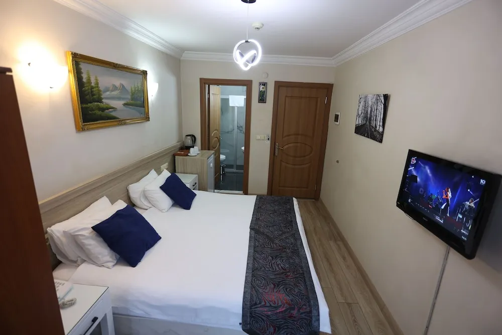 Standard Tek Büyük Yataklı Oda