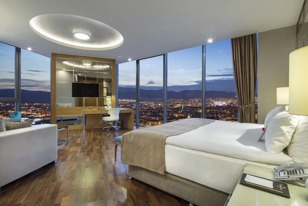 Süit, 1 En Büyük (King) Boy Yatak, Sigara İçilmez