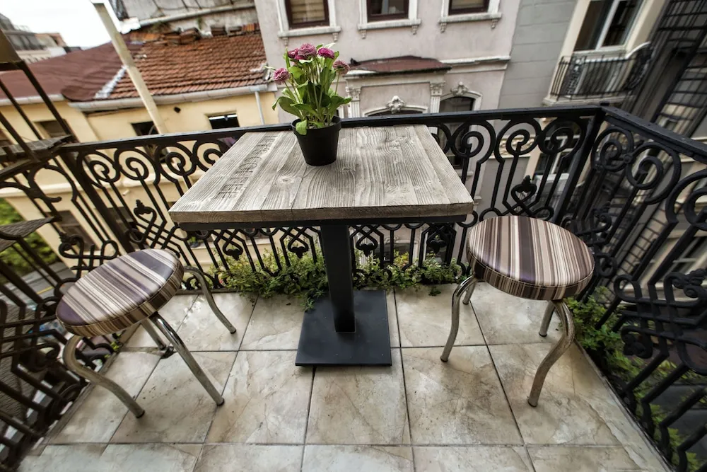 Tek Büyük Yataklı Oda, Balkon