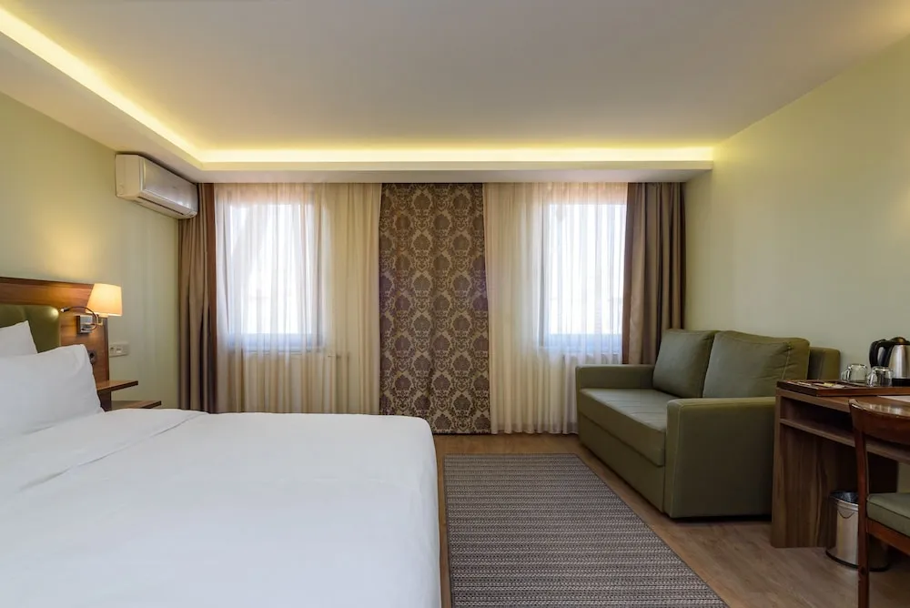 Deluxe Family Room (4 People)