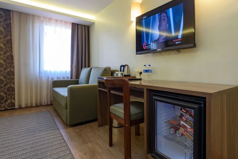 Deluxe Family Room (4 People)