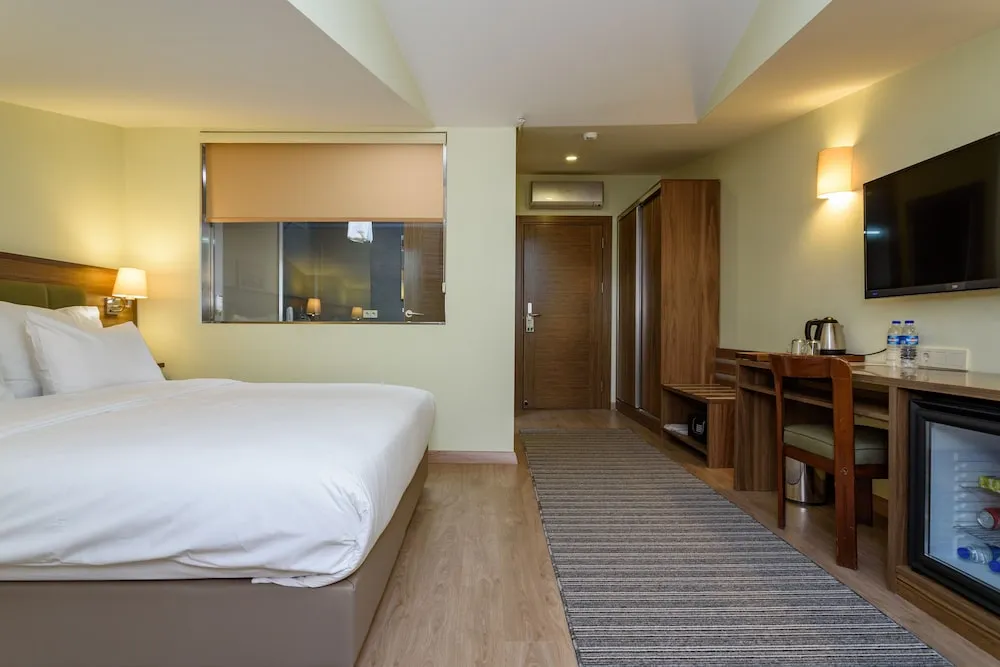 Deluxe Family Room (4 People)