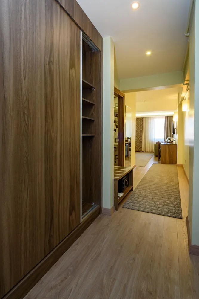 Deluxe Family Room (4 People)