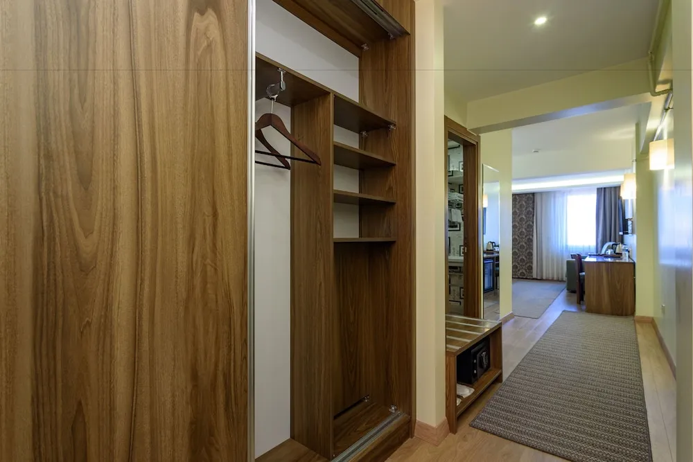 Family Room, Connected 2 Rooms (6 People)