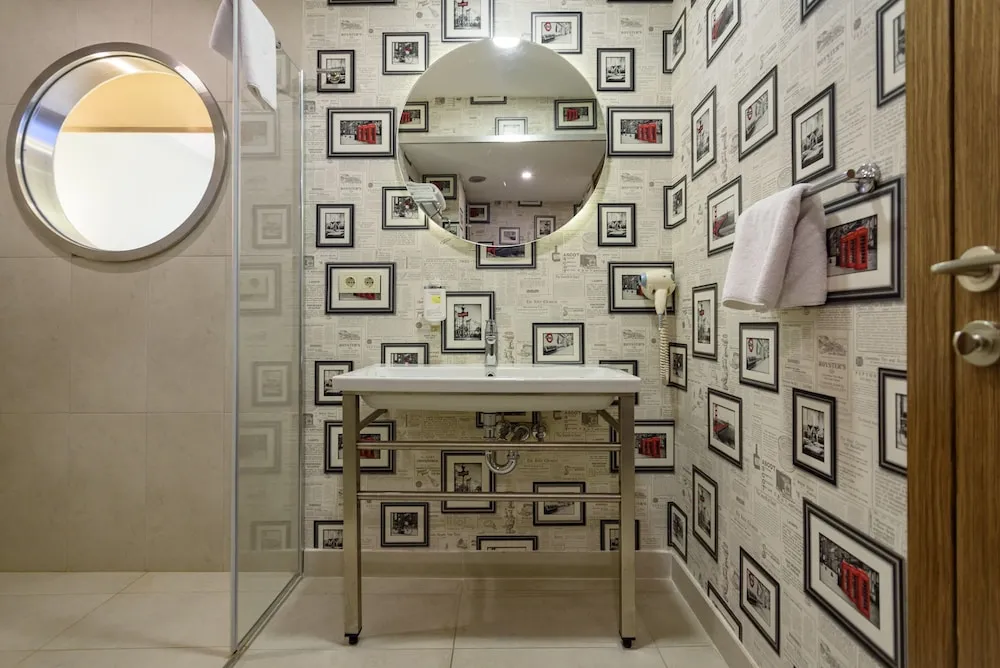 Deluxe Tek Büyük Yataklı Oda, Balkon, Şehir Manzaralı