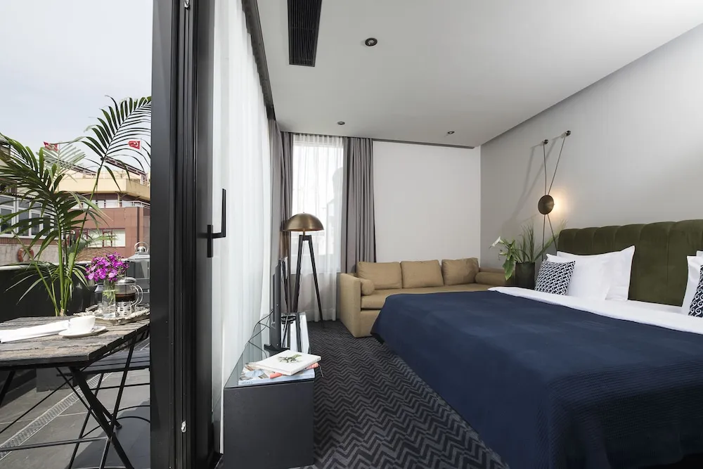 Junior Süit, 1 En Büyük (King) Boy Yatak, Balkon, Şehir Manzaralı