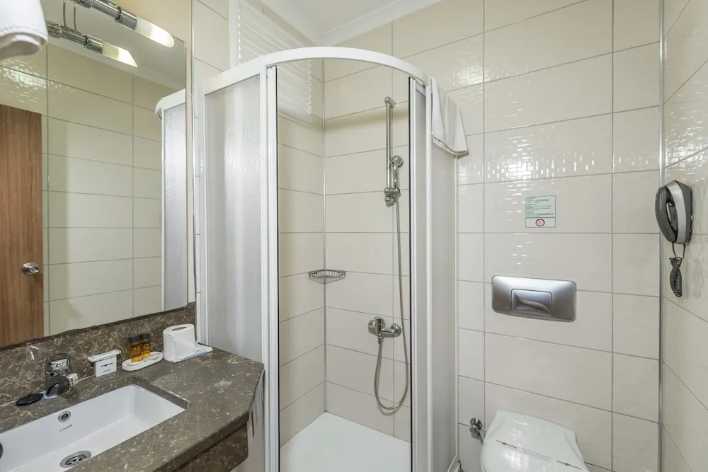 Standard Tek Büyük veya İki Ayrı Yataklı Oda, Deniz Manzaralı