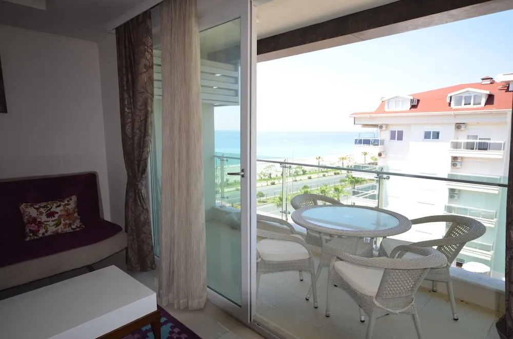 Stüdyo, Deniz Manzaralı