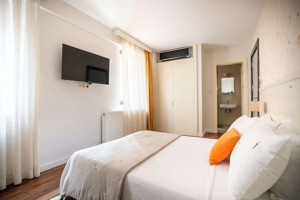 Deluxe Tek Büyük Yataklı Oda