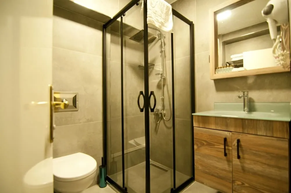 Economy Üç Kişilik Oda