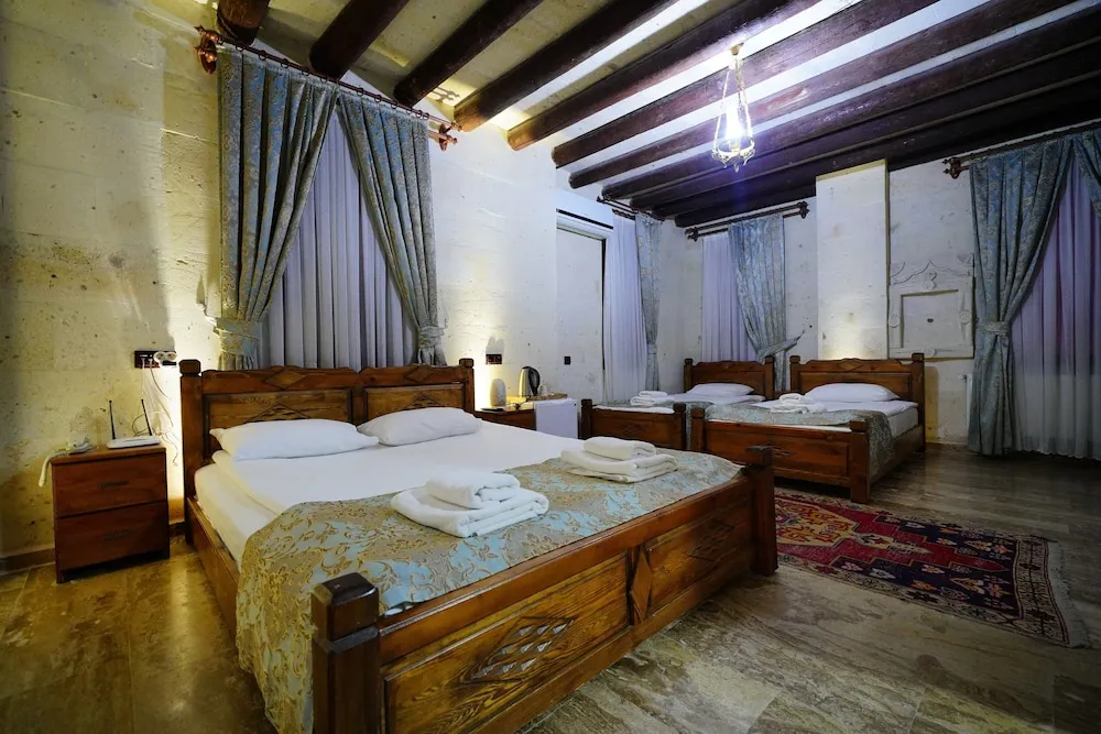 Standard Süit, Teras, Avlu Manzaralı