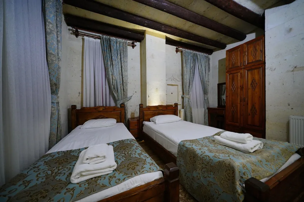 Standard Süit, Teras, Avlu Manzaralı