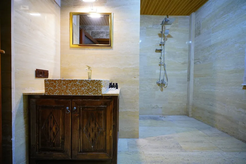 Family Dört Kişilik Oda, 1 Yatak Odası, Avlu Manzaralı