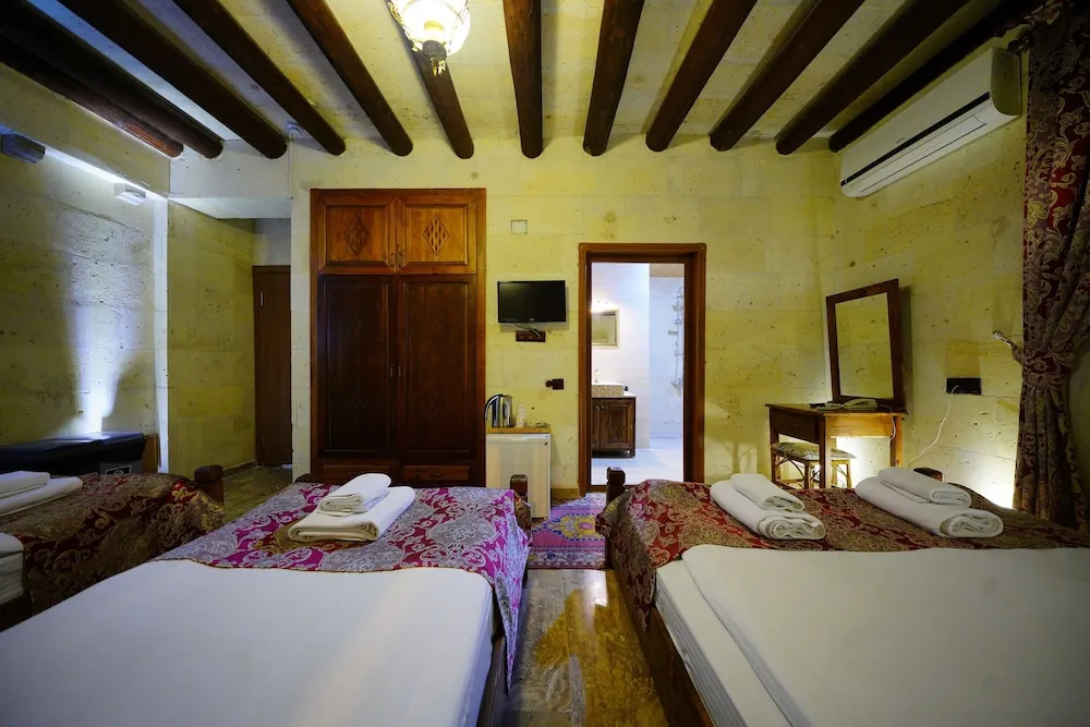 Family Dört Kişilik Oda, 1 Yatak Odası, Avlu Manzaralı