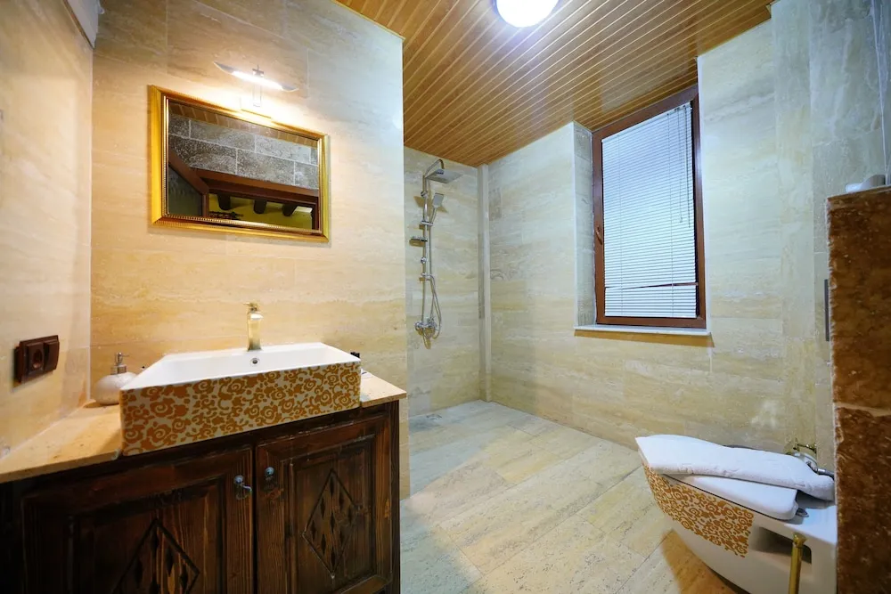 Family Dört Kişilik Oda, 1 Yatak Odası, Avlu Manzaralı