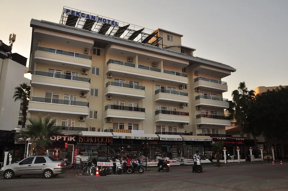 Konaklama yerinin ön cephesi