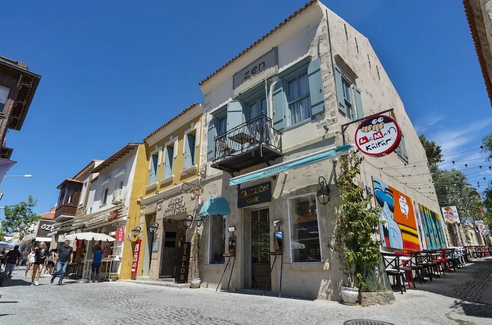 Luxury Oda, Balkon