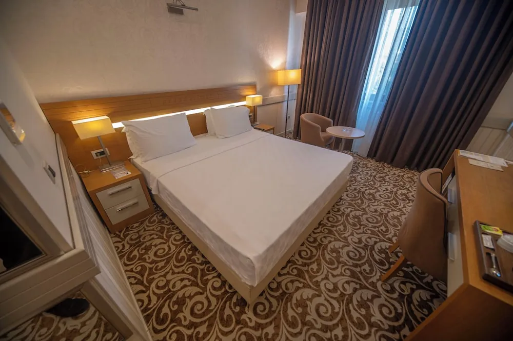 Comfort Tek Büyük Yataklı Oda
