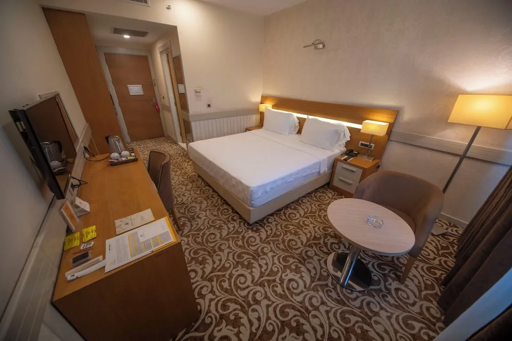 Comfort Tek Büyük Yataklı Oda