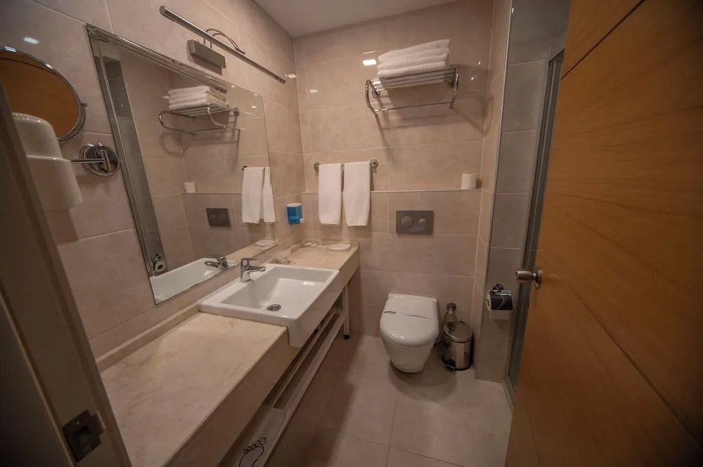 Comfort Tek Büyük Yataklı Oda
