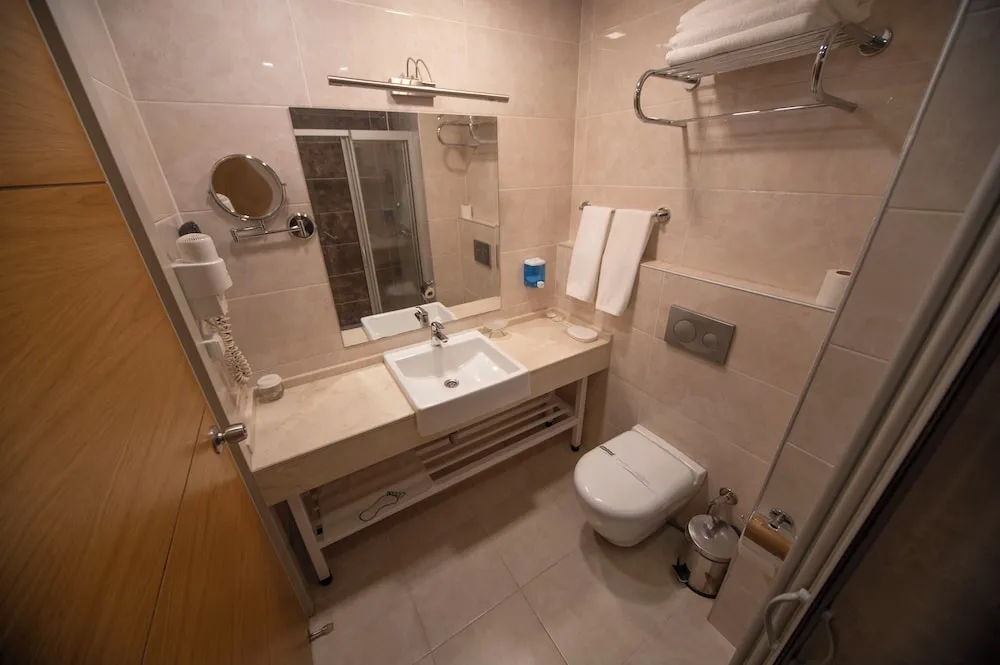 Comfort Tek Büyük Yataklı Oda