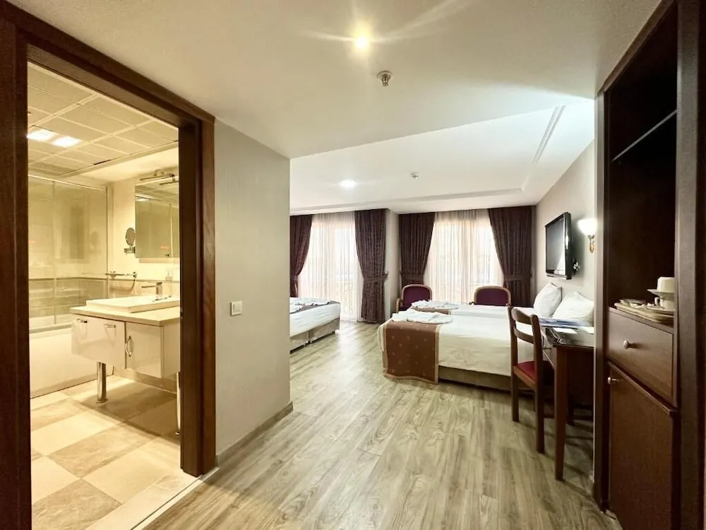 Superior Family Room with Bosphorus View