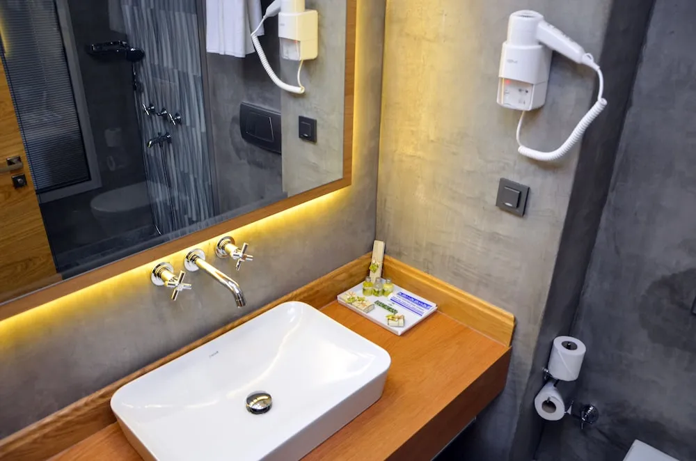 Deluxe Tek Büyük veya İki Ayrı Yataklı Oda, Deniz Manzaralı