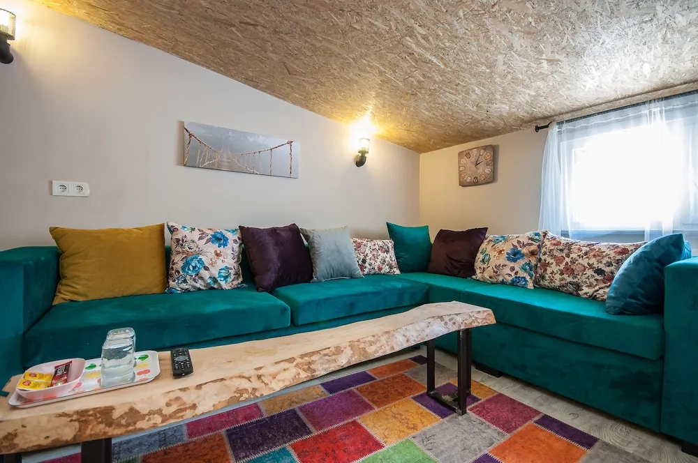 Çatı Katı Süiti (Penthouse)