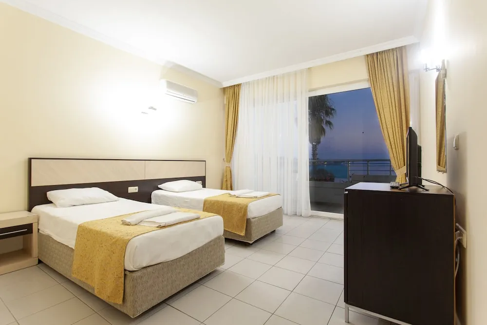 Standard Tek Büyük veya İki Ayrı Yataklı Oda, Deniz Manzaralı