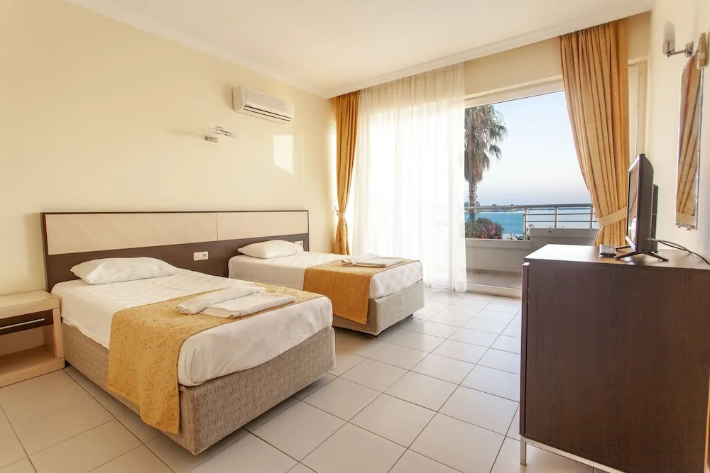 Standard Tek Büyük veya İki Ayrı Yataklı Oda, Deniz Manzaralı