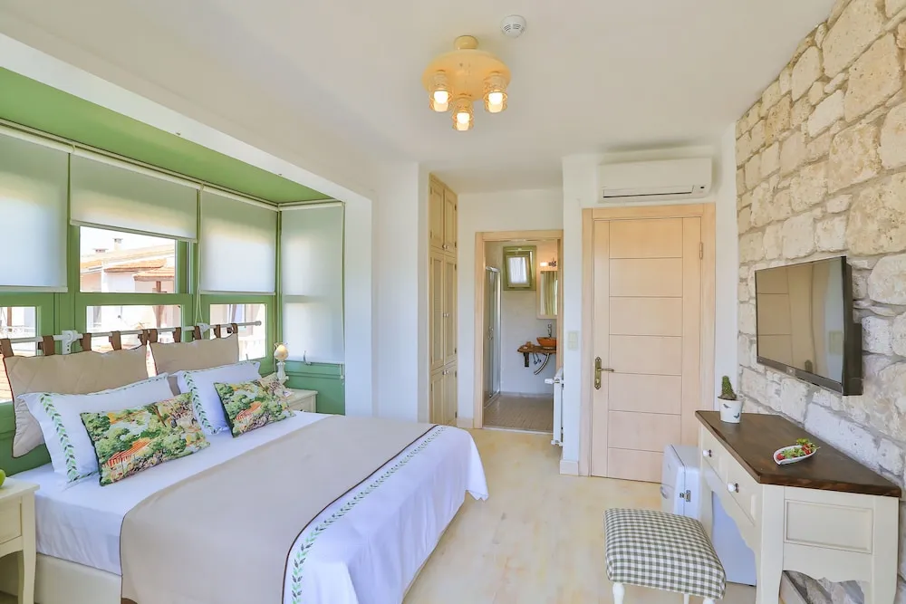 Superior Oda, Balkon, Bahçe Manzaralı