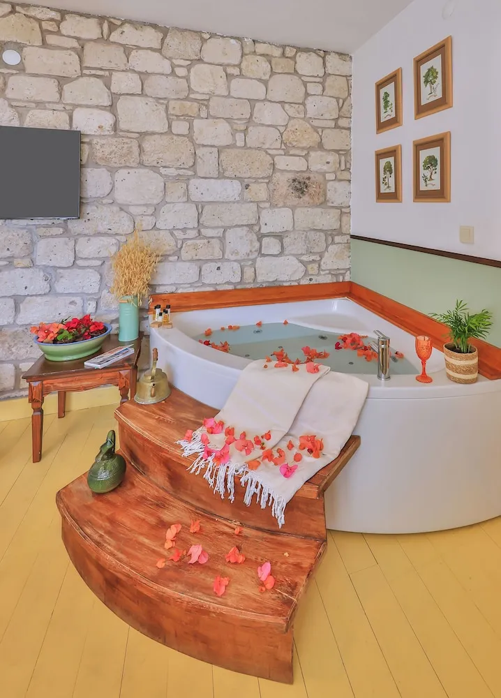 Superior Oda, Sıcak Su Küveti, Bahçe Manzaralı