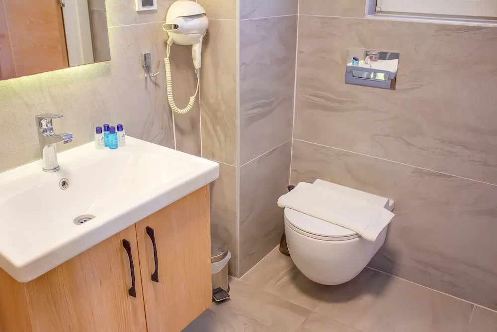 Stüdyo, Bahçe Manzaralı