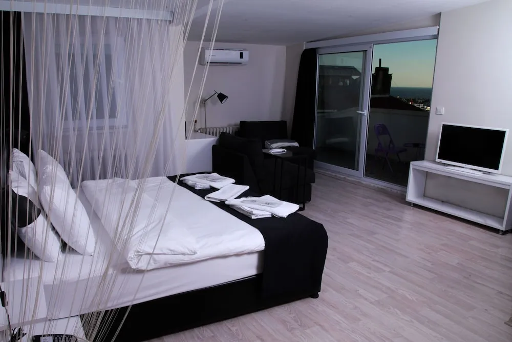 Çatı Katı Süiti (Penthouse)