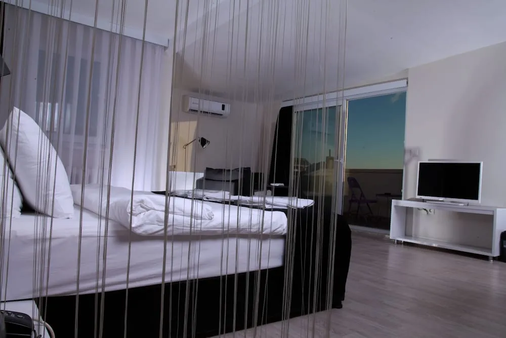 Çatı Katı Süiti (Penthouse)