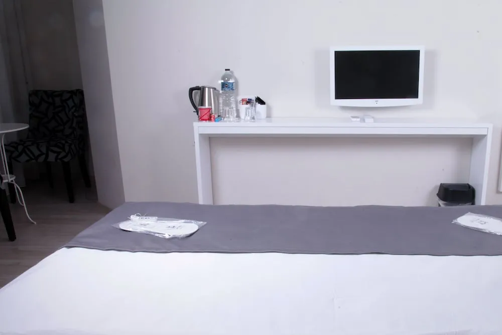 Standard Tek Büyük Yataklı Oda