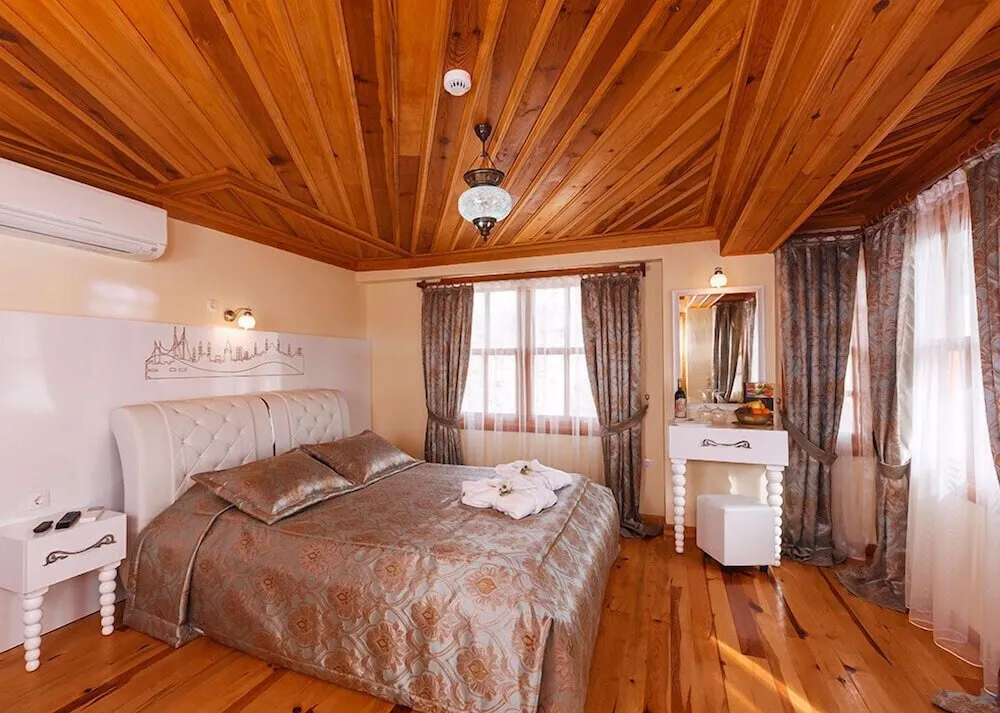 Deluxe Üç Kişilik Oda