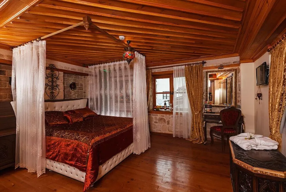 Tek Büyük Yataklı Oda