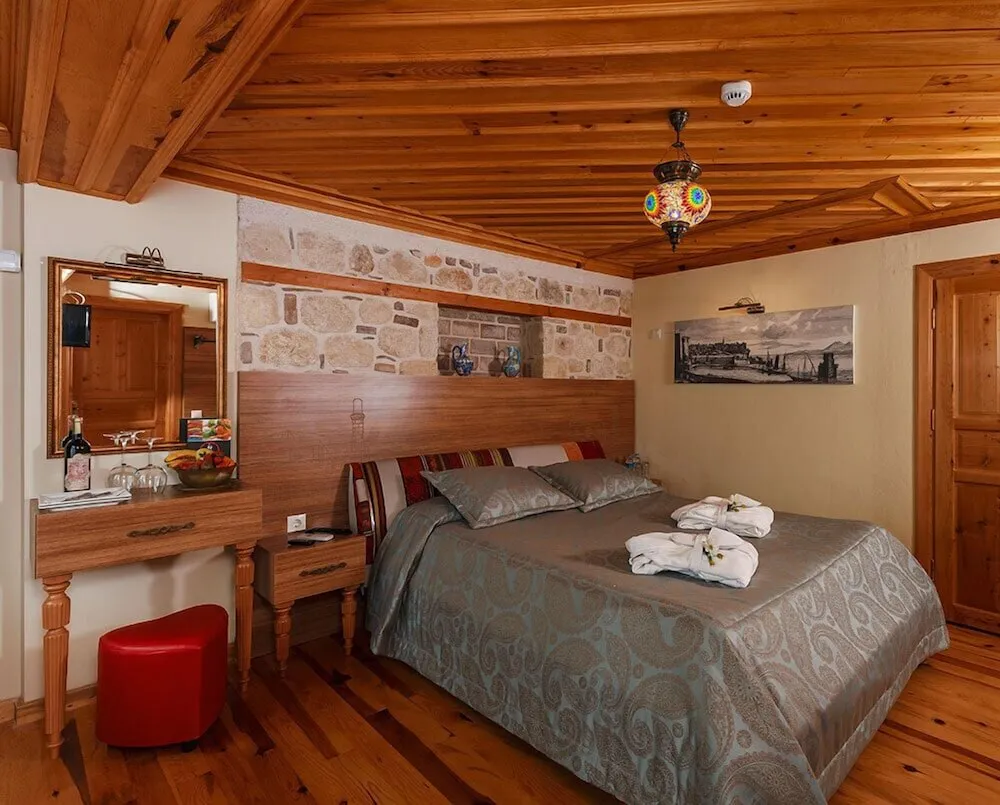 Tek Büyük Yataklı Oda