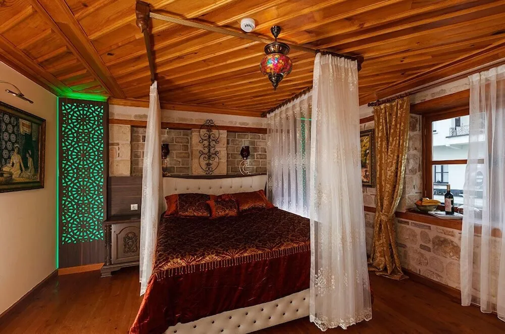 Tek Büyük Yataklı Oda