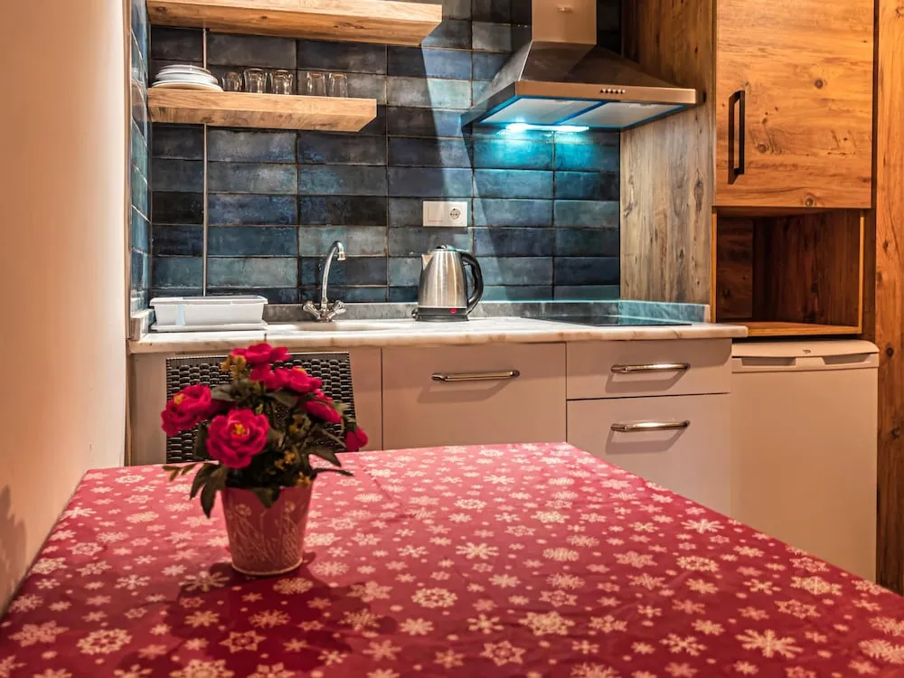 Comfort Apart Daire, Küçük Mutfak, Dağ Manzaralı