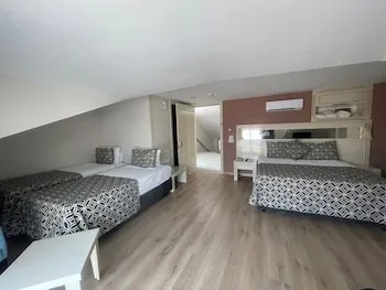 Tripolis Hotel