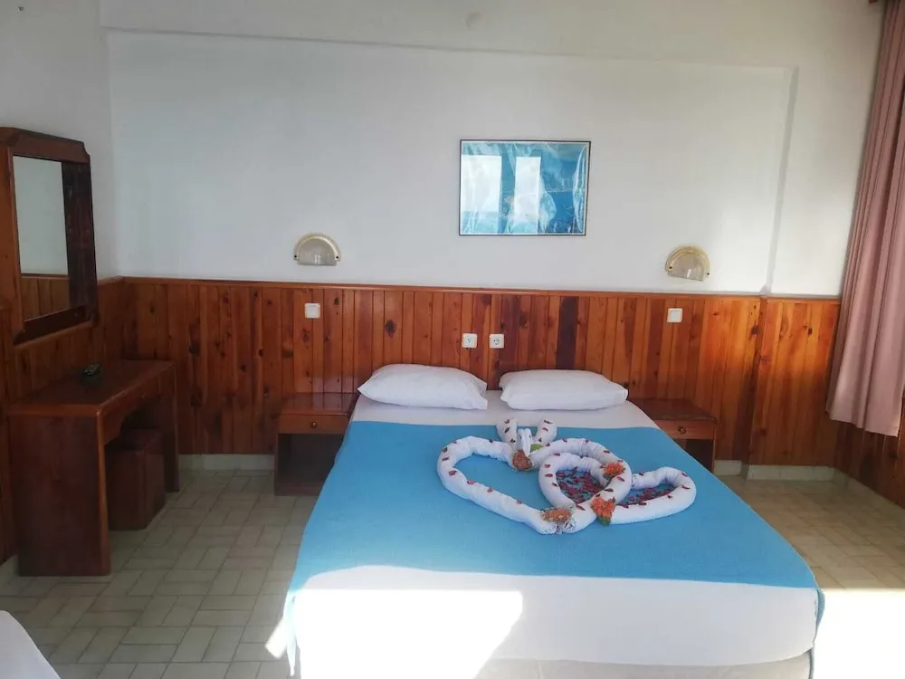 Standart Iki Kisilik Oda, 2 Tek Kisilik Yatak, Kismi Deniz Manzarali