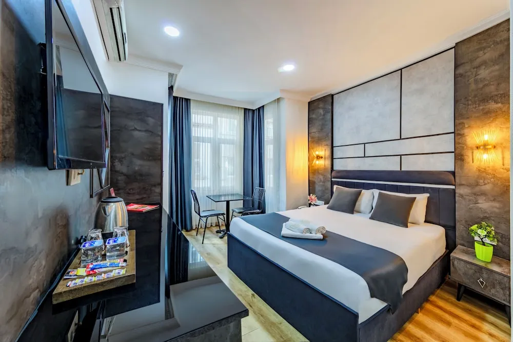 Deluxe Tek Büyük Yataklı Oda